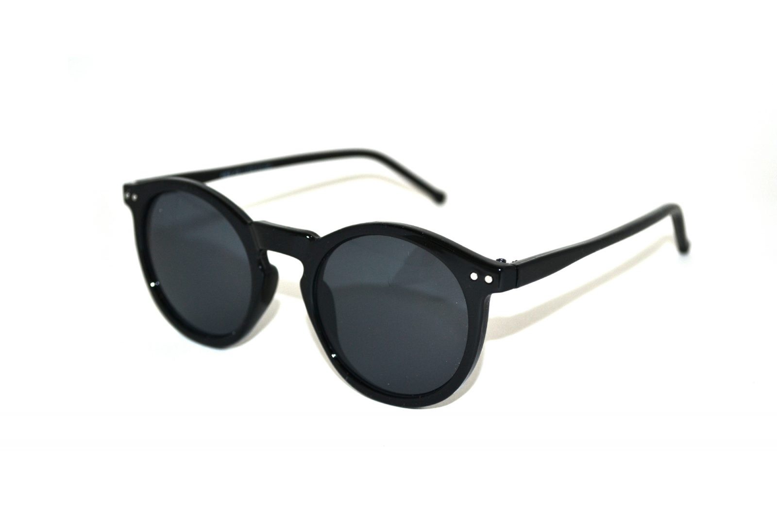 London-Classic-Zwart-zonnebril-linker-aanzicht London Classic Zwart